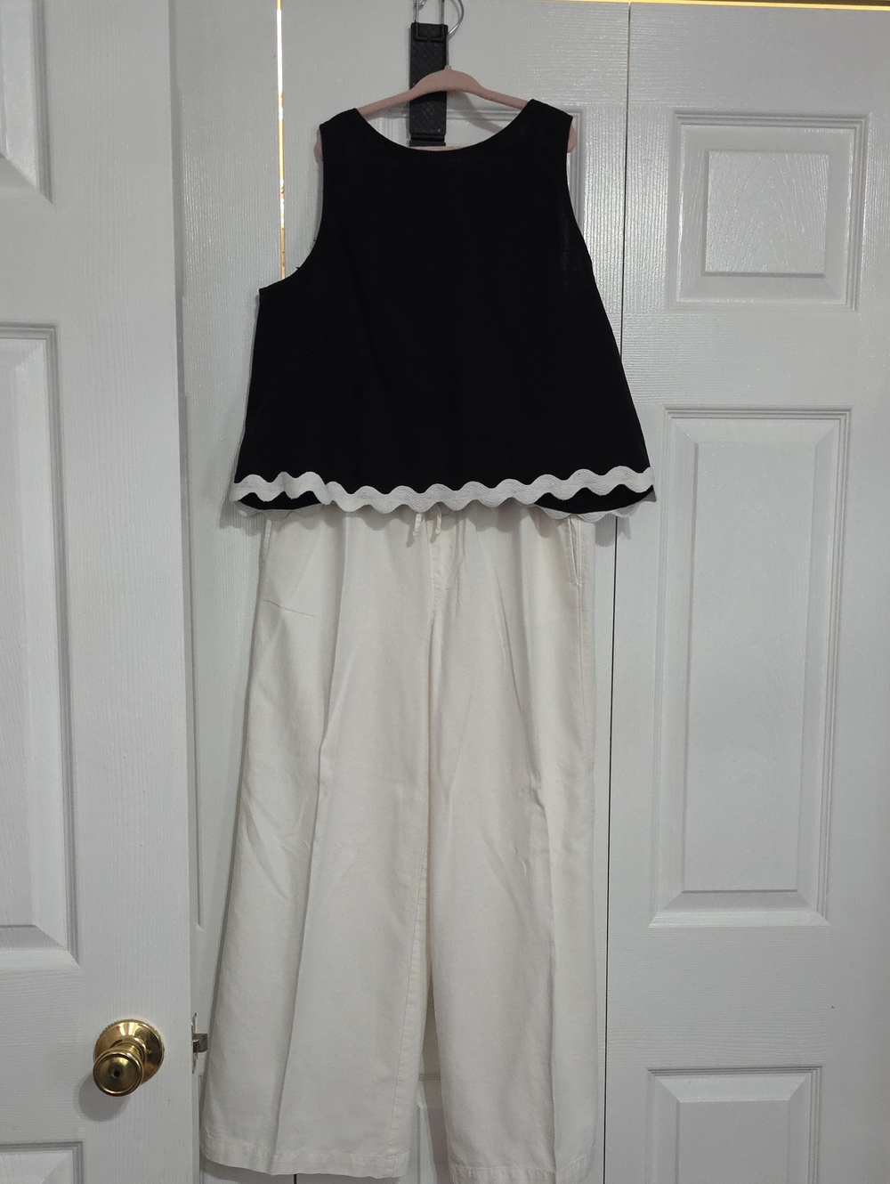 Old Navy Black Tank with White Wide-Leg Pants Kids Set